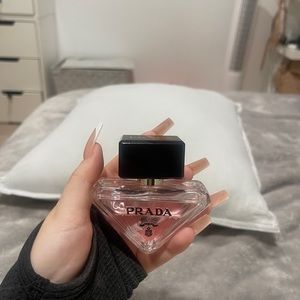 prada paradoxe perfume